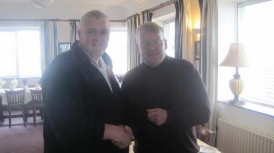 Derek nearest the pin Greenore 18.JPG